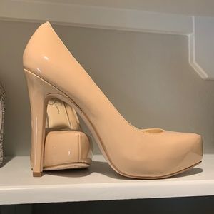 Nude Jessica Simpson Nellah Patent Platform pumps